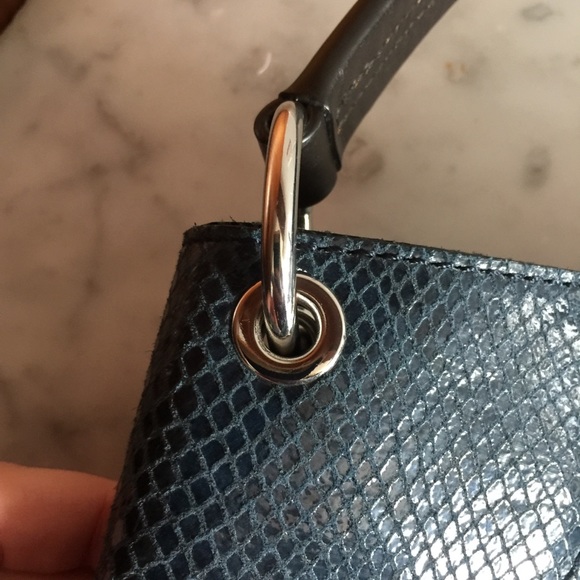 Banana Republic Snakeskin Embossed Leather Bag - Picture 7 of 8